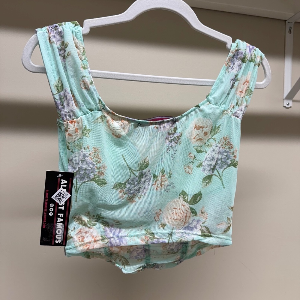 Almost Famous Floral Corset-Style Crop Top - Size M - NWT - Picture 3 of 5